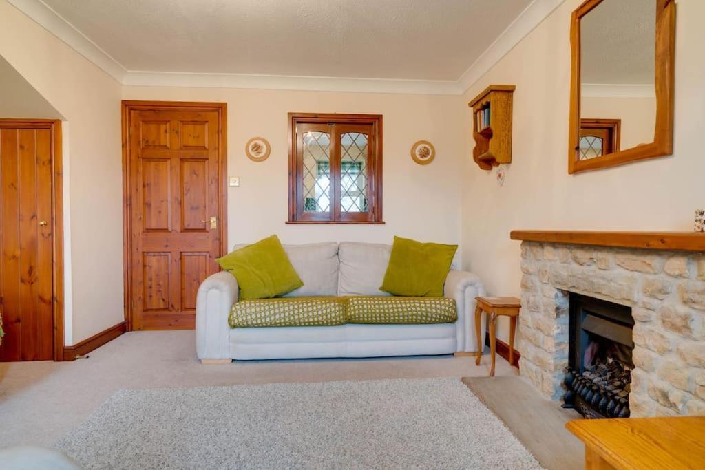 Barley Cottage Whittington  Bagian luar foto